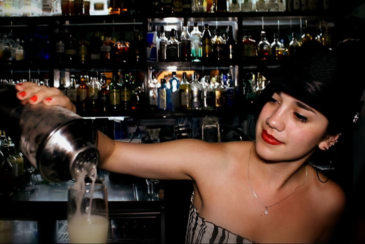 Het meisje aan de bar: het beroep van een barman