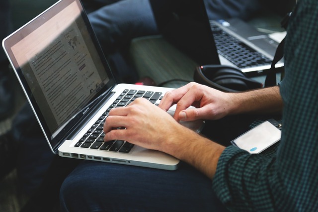 Wat is beter: een tablet of laptop?