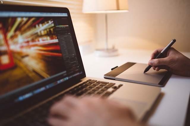 Wat is beter: een tablet of laptop?