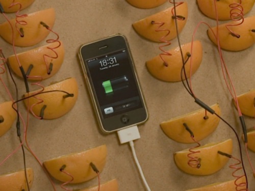 Hoe laad je je telefoon op?