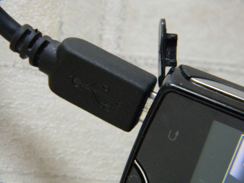 usb-kabel naar de telefoon