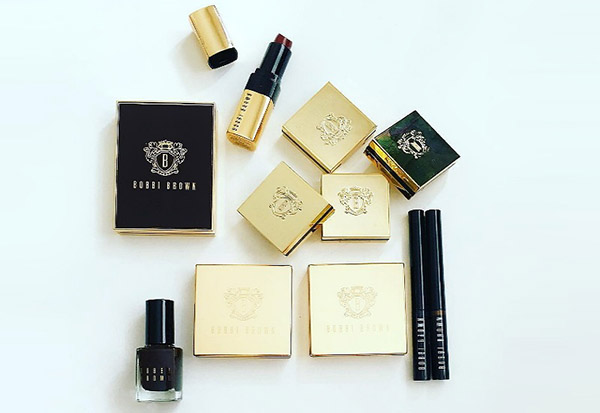Dessert voor de vakantie: een verzameling make-up Bobbi Brown Wine & Chocolate