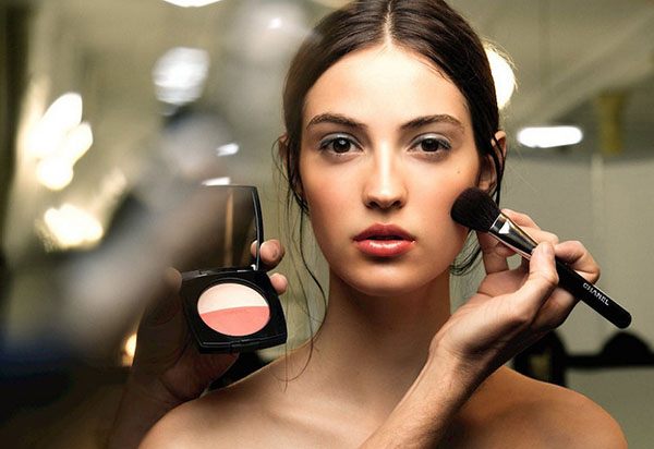 Effectieve make-up op 8 maart: Geheimen van Chanel