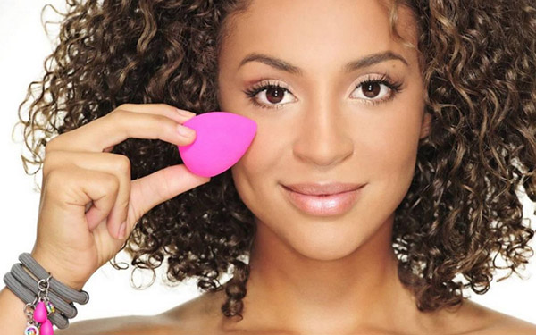 Effectieve make-up gedurende tien minuten: tips make-up artist Chanel
