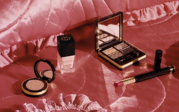 Deze mysterieuze roze: een verzameling make-up Gucci Beauty F / W 2016