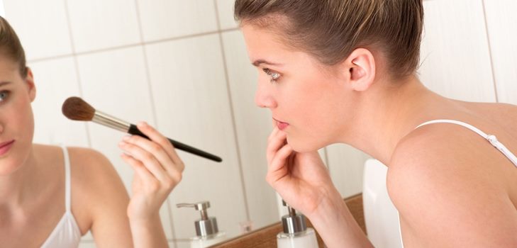 De belangrijkste fouten bij het aanbrengen van make-up