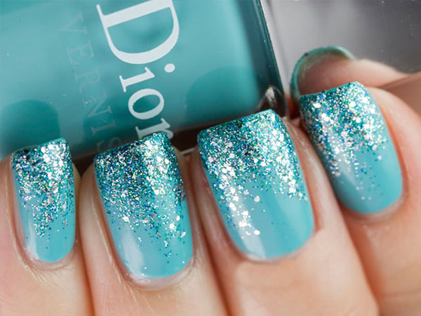 Glitter en Swarovski-stenen als trend van de wintermanicure 2016-2017