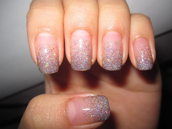 Glitter en Swarovski-stenen als trend van de wintermanicure 2016-2017