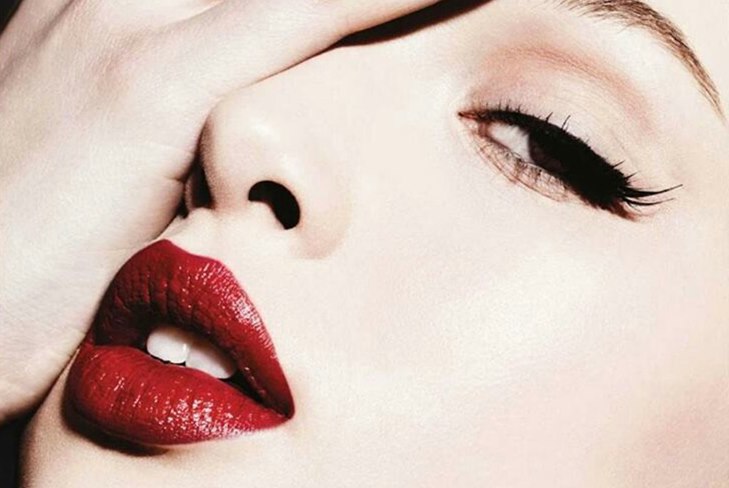 Hoe de juiste rode lippenstift te kiezen