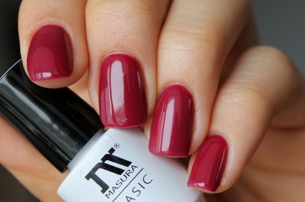 Hoe maak je een manicure gel-lak thuis