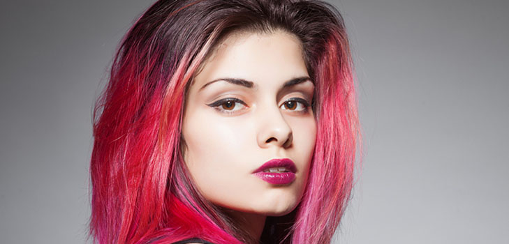 Kleuren op donker haar