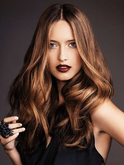 Kleuren op donker haar