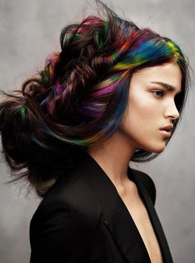 Kleuren op donker haar