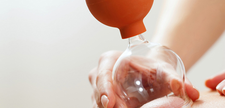 Masseer met vacuüm blikjes van cellulitis: verwijder cellulitis zelf