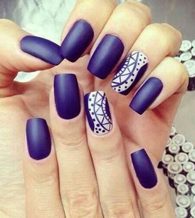 Het hoogtepunt van de winter van 2015 zijn matte vernissen voor nagels