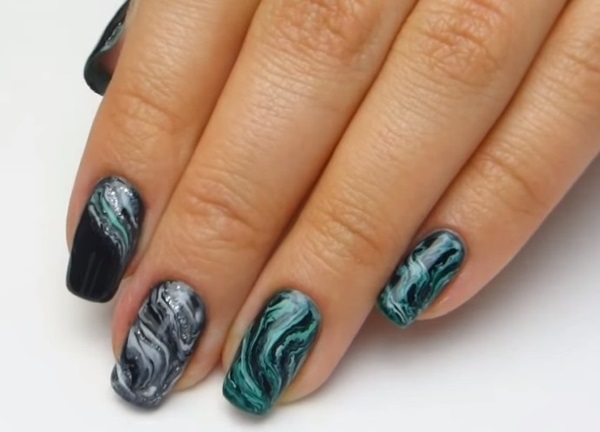 Marmeren manicure met gel-lak