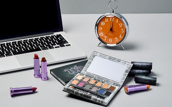 Niets overbodigs: een universele make-upcollectie Urban Decay Nocturnal 2017