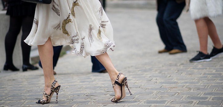 Geen regels: modieuze sandalen 2014