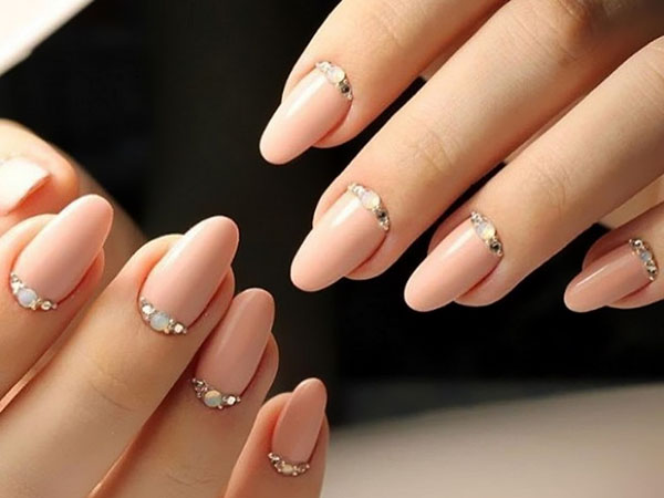 Pastel manicure door Zoya: een collectie vernis Naturel 3 lente 2017