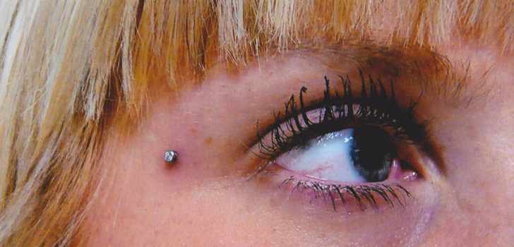 Microdermal piercing: hoe microdermabras gemaakt zijn (foto)