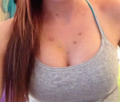 Microdermal piercing: hoe microdermabras gemaakt zijn (foto)