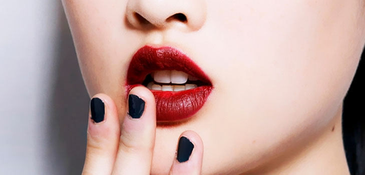Onder het verbod: deze vier gewoonten bederven genadeloos de nagels