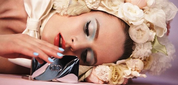 Feestelijke make-up voor 8 maart