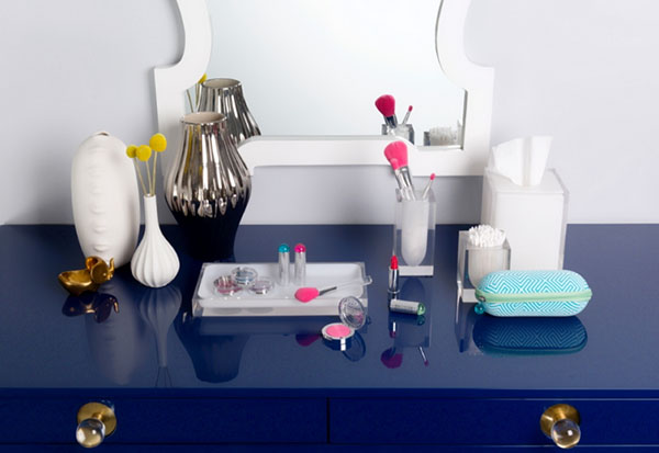 Roos, azuur en crème: Clinique + Jonathan Adler make-upcollectie 2017