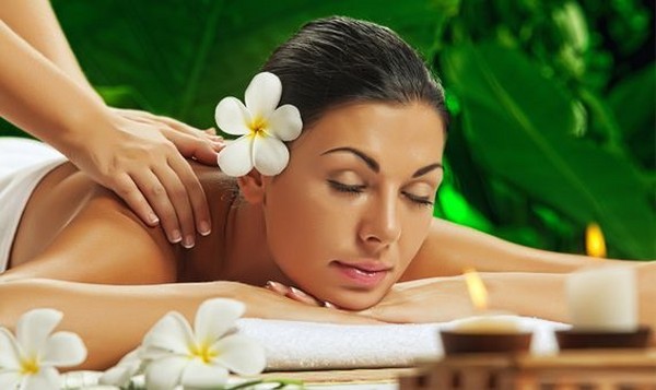 Kracht en harmonie van het leven: Thaise massage in de SPA-salon Banyan Tree