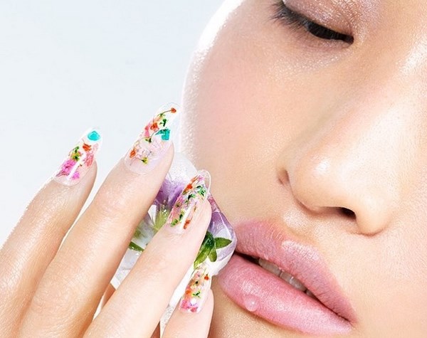 Top 4 heldere ideeën voor zomermanicure