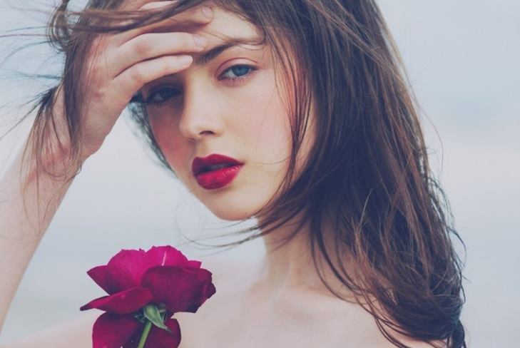 Stijllessen: hoe en met wat om rode lippenstift te dragen