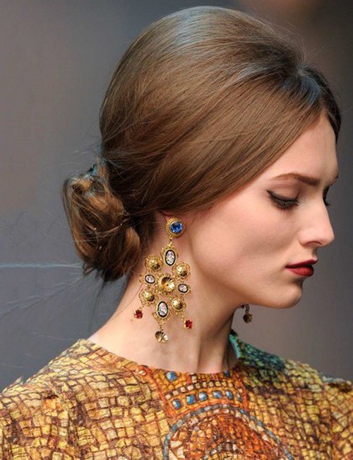 'S avonds haarstyling in het kort