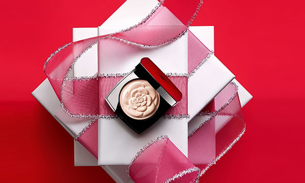 Prachtig trio: nieuwigheden Chanel voor glanzende make-up