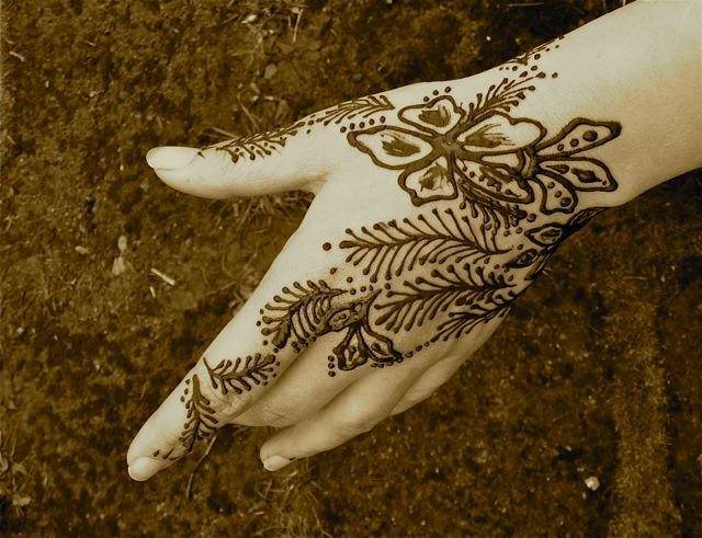 Henna thuis tatoeëren