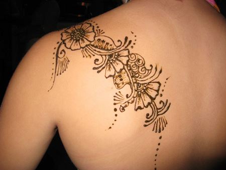 Tattoo henna in de salon