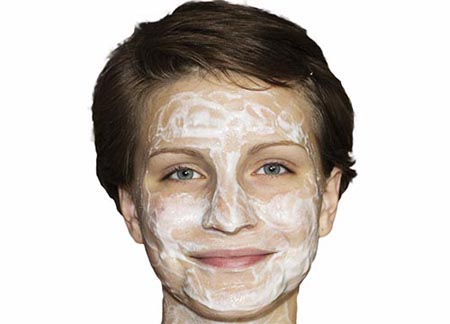 Winter gezichtsbehandeling: voedende masker voor droge, vervagende huid thuis