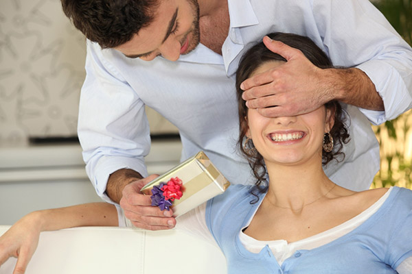 Hoe haar man te leren cadeaus te geven: 6 tips voor een psycholoog