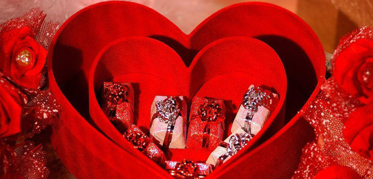 Wat een meisje te geven voor Valentijnsdag: ideeën voor geschenken