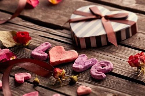 Wat te geven voor Valentijnsdag aan zijn vrouw? Origineel cadeau voor zijn vrouw op Valentijnsdag