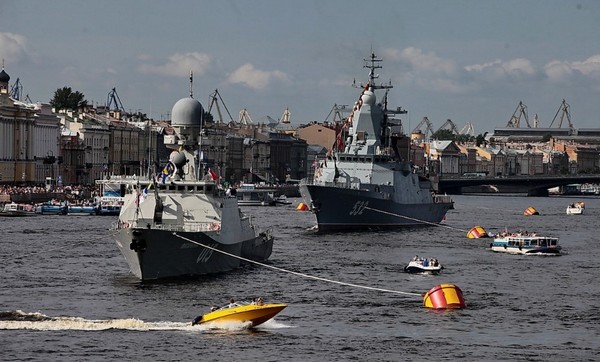 Gefeliciteerd met de Navy Day 2016 - kort en grappig in coupletten en proza. Feestelijk programma voor de marinedag in 2016 in Moskou, St. Petersburg, Kronstadt, Sevastopol, Novorossiysk