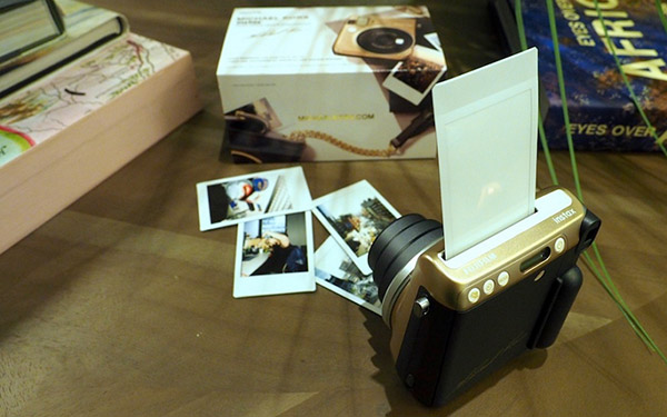 Mode Camera: Michael Kors X Fijifilm Instax Mini 70