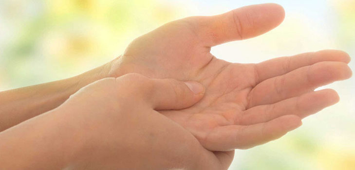 Wat voelt de linkerhandpalm van je hand?