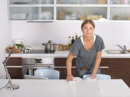 Hoe voor eens en altijd de rotzooi in de keuken weggewerkt te worden: 5 stappen naar netheid en comfort