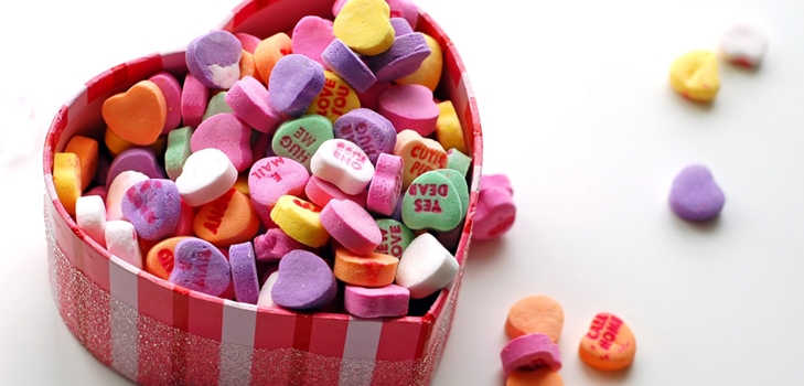 Hoe leuk om Valentijnsdag te vieren. Scenario voor schoolkinderen