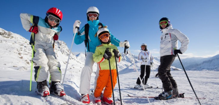 Een reis naar de bergen wordt altijd geassocieerd met skiën. Leer ze te kiezen.