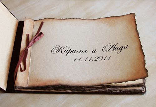 Het boek met wensen voor het huwelijk met hun eigen handen