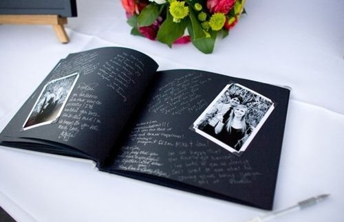 Het boek met wensen voor het huwelijk met hun eigen handen
