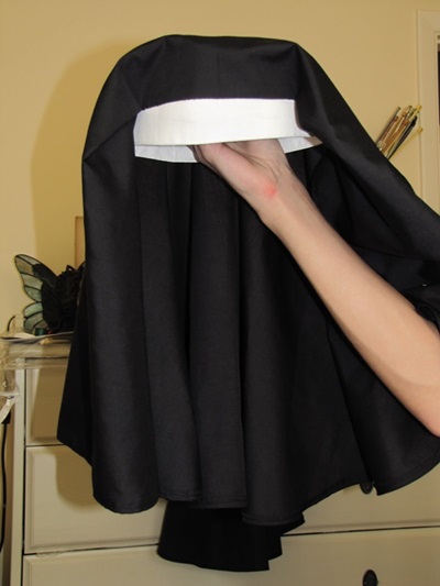 Kostuum voor Halloween 2017 voor meisjes en meisjes