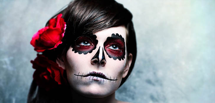 Enge make-up voor Halloween met je eigen handen voor meisjes en meisjes