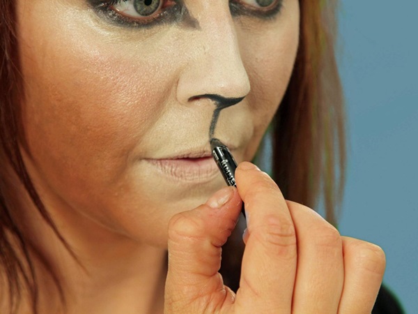 Enge make-up voor Halloween met je eigen handen voor meisjes en meisjes